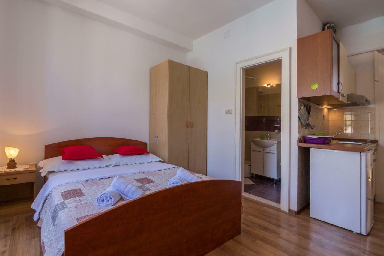 Apartment Riva 5 Комижа Экстерьер фото